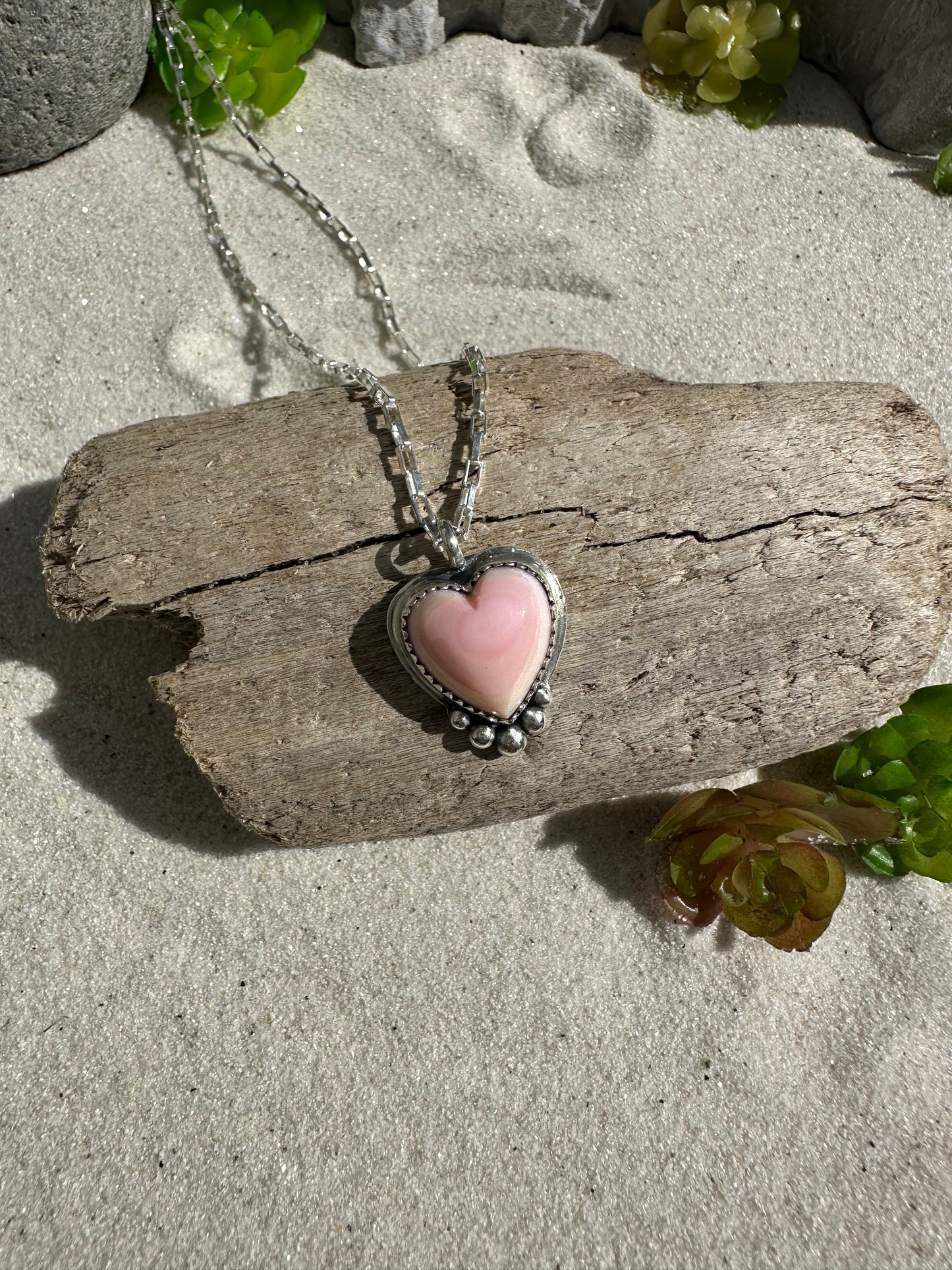 Queen Conch Heart Necklace